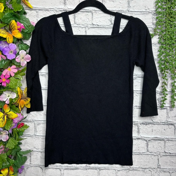 💙2/$40💙NWOT Express Black Ribbed Cutout Shoulder Sweater Size Large - Picture 9 of 12